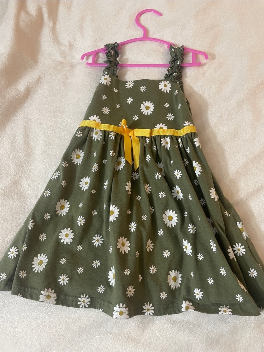 ⭐️Blueberi Boulevard Olive Green Daisy Print Sundress with Yellow Ribbon